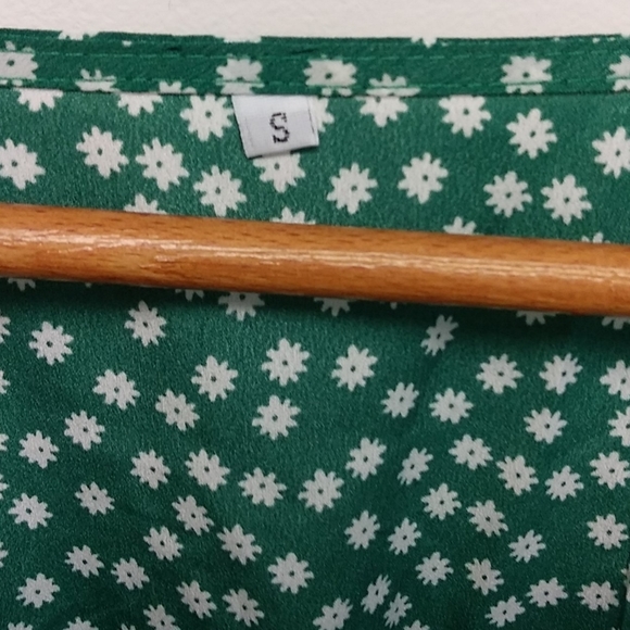 Tiered Emerald Green and White Floral Dress - Picture 6 of 13